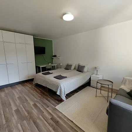 New Studio Near Amenities